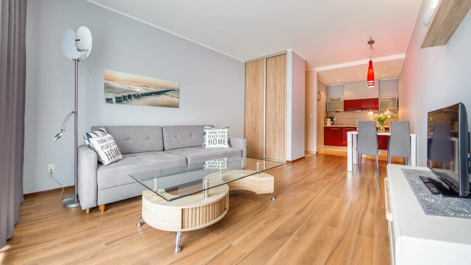 TV and multimedia, Kitchen or kitchenette, Living room, Seating area, Dining area