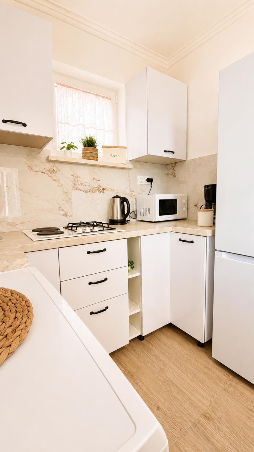 Kitchen or kitchenette, dishwasher, stove