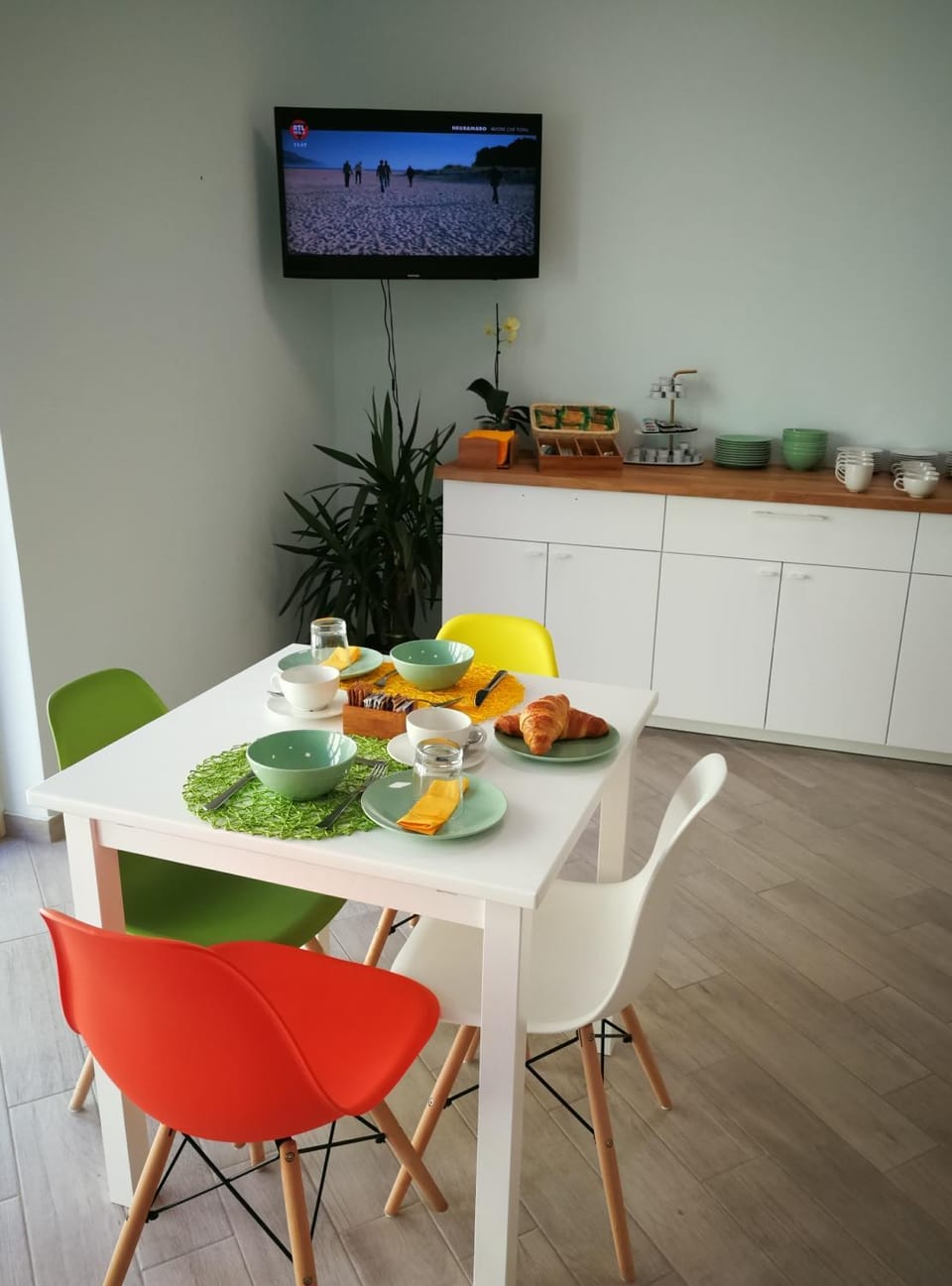 Communal lounge/ TV room