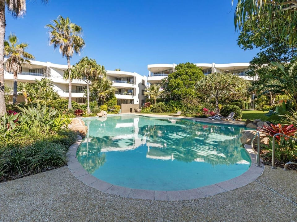 Cotton Beach on the Pool 66 - Beachfront Complex House in Tweed Heads