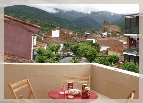 Balcony/Terrace, Decorative detail, Decorative detail, City view, Landmark view, Mountain view, Street view