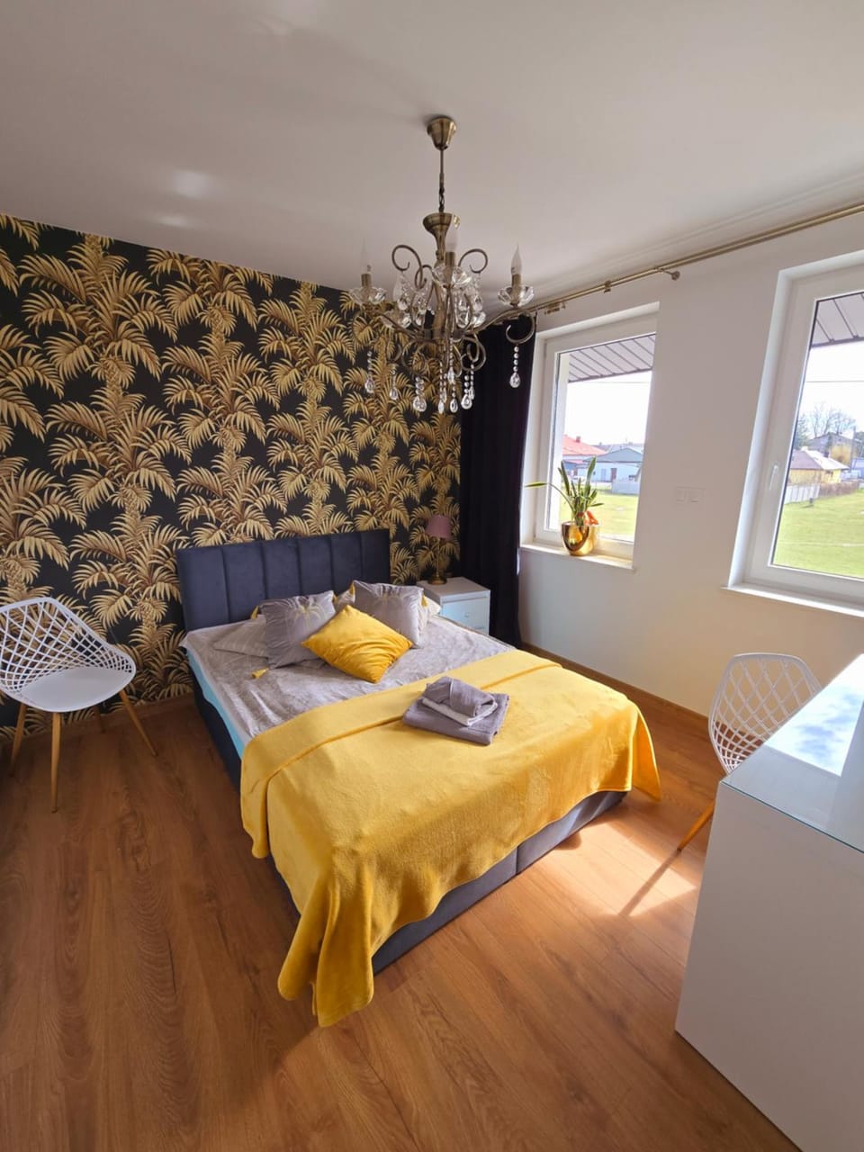 Bed, Photo of the whole room, Bedroom