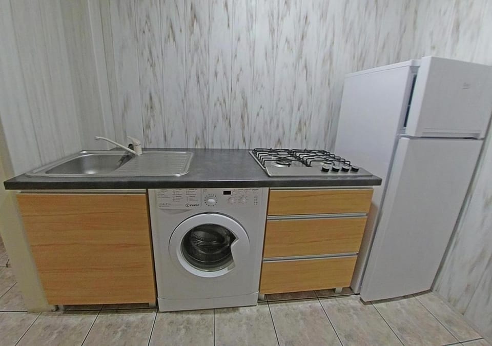 Communal kitchen, washing machine
