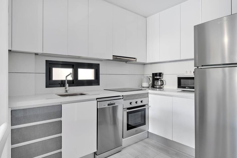 Coffee/tea facilities, Kitchen or kitchenette, dishwasher, minibar, pet friendly, stove