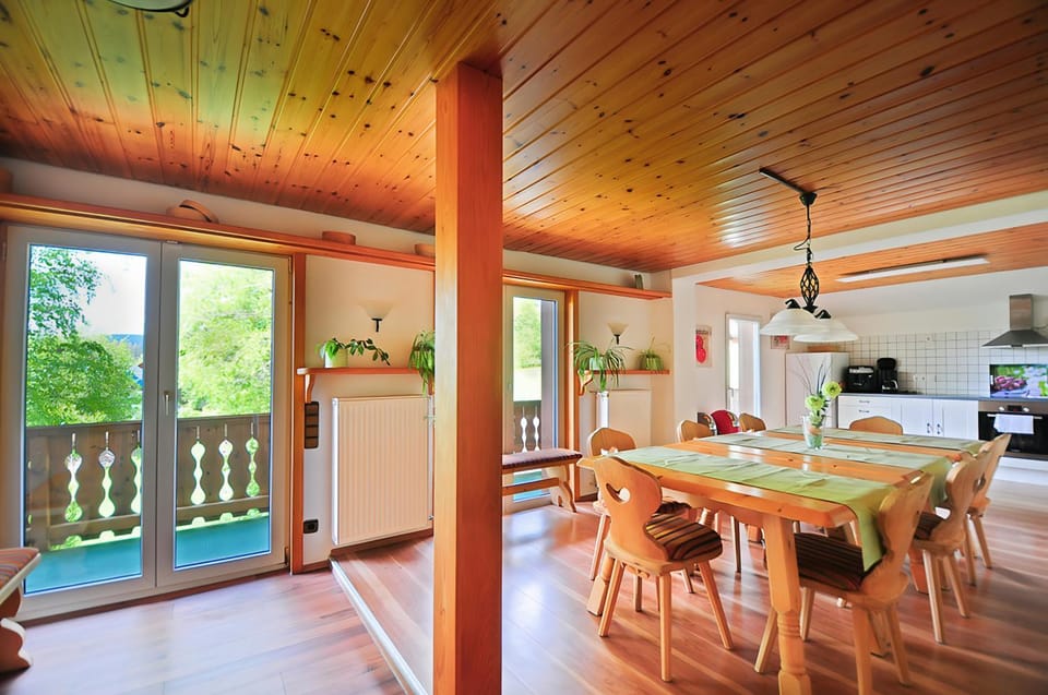 Dining area, Food, kitchen