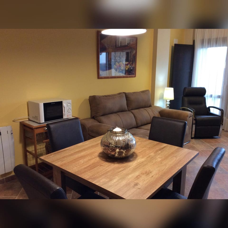 Balcón de Garbisón I Apartment in Catalonia