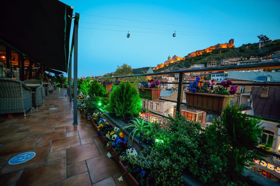 Balcony/Terrace, Mountain view, Street view