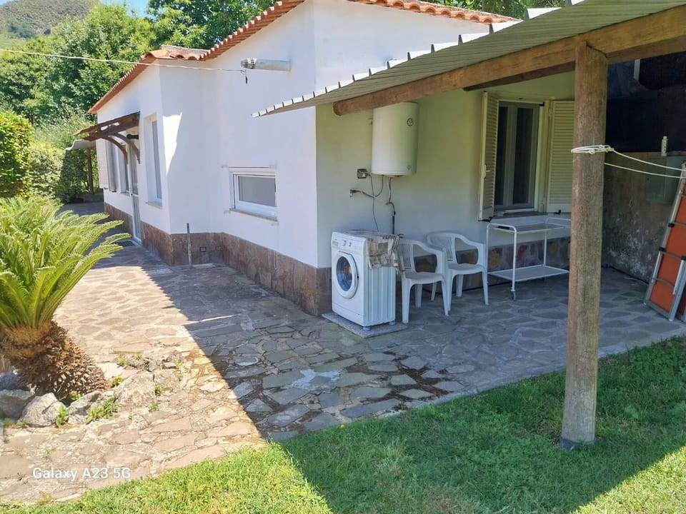 Property building, Patio, Spring, Garden, View (from property/room), Balcony/Terrace, Dining area, Garden view
