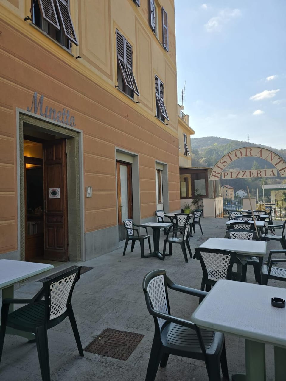 Facade/entrance