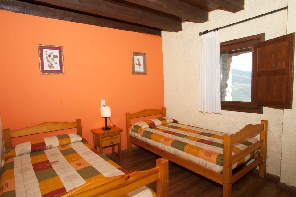 Alberg Rural Ca l'Anton Hostel in Pallars Jussà