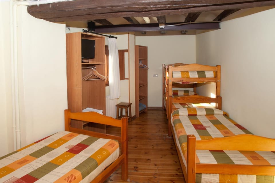 Alberg Rural Ca l'Anton Hostel in Pallars Jussà