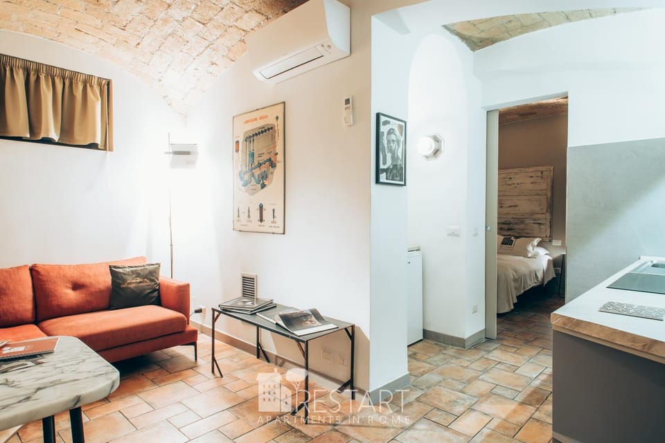 Bed, Kitchen or kitchenette, Living room, Photo of the whole room, Seating area, Bedroom