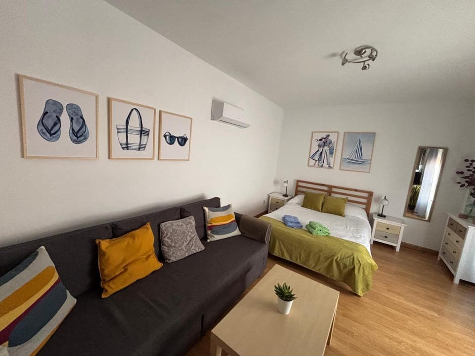 Living room, Bedroom