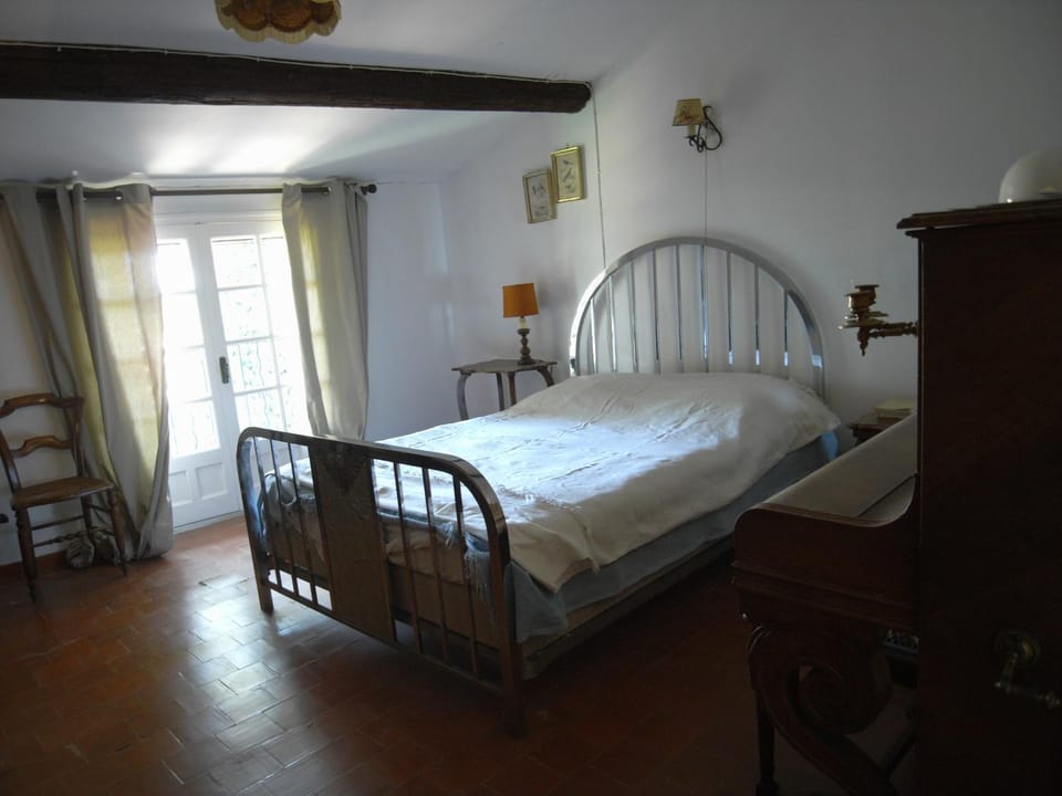 aile d'un ancien mas House in La Roque-d'Anthéron