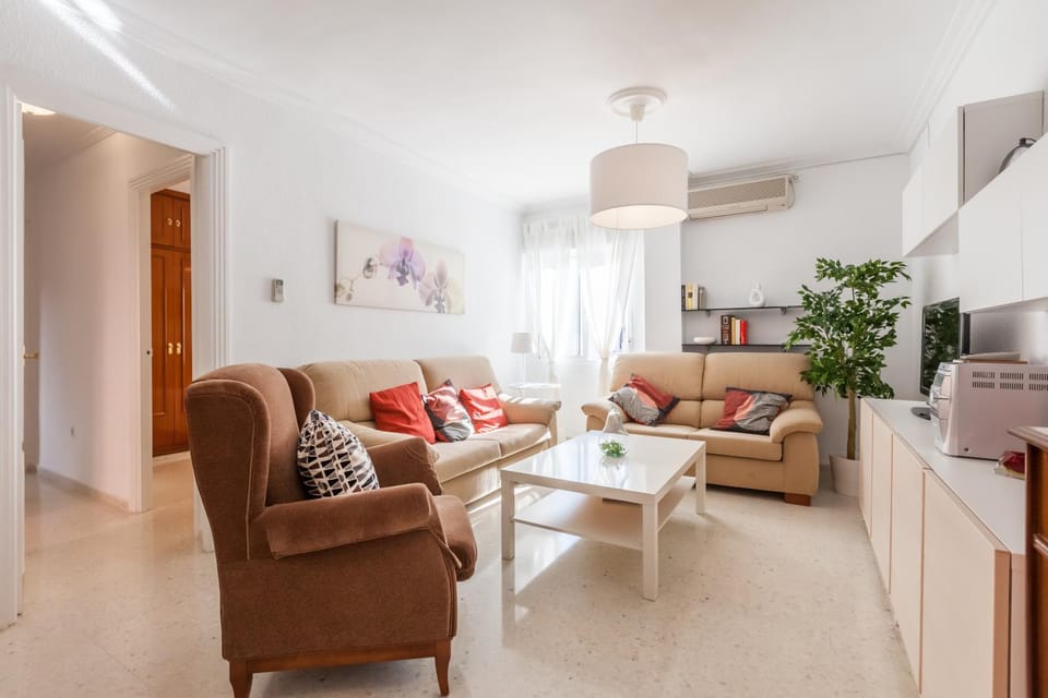 TRIANA WITH FREE PARKING Apartment in Seville