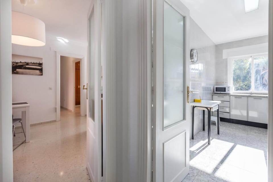 TRIANA WITH FREE PARKING Apartment in Seville