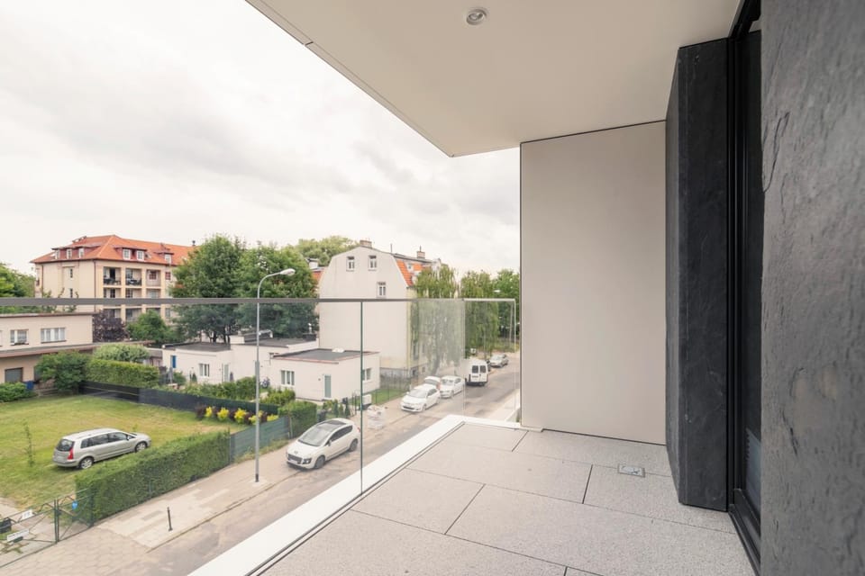Neighbourhood, Balcony/Terrace, Street view