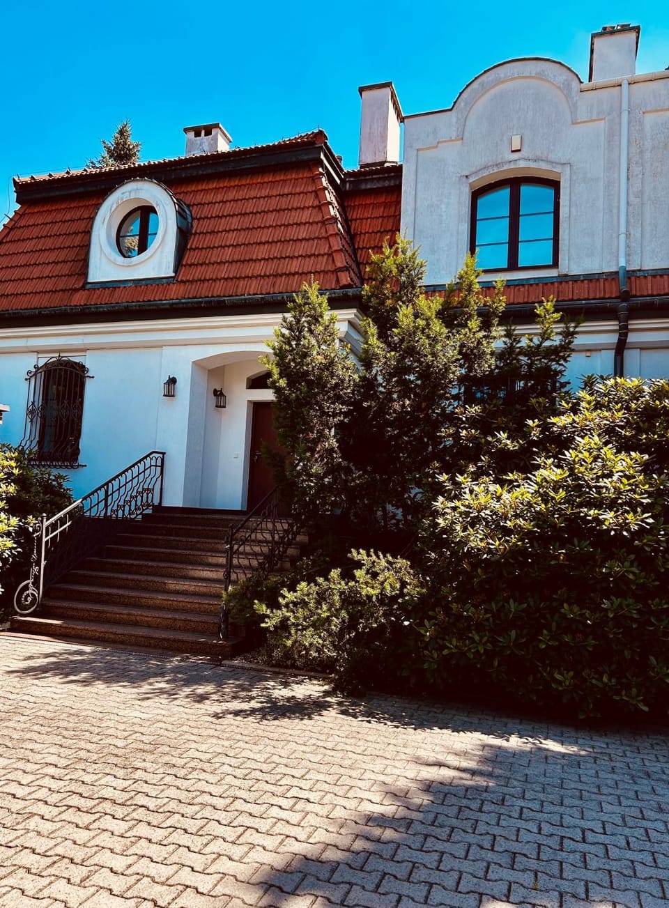 Property building, Day