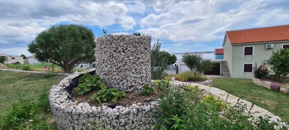 Garden, Decorative detail