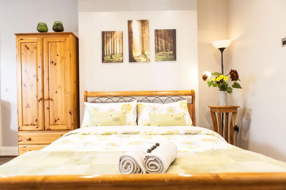 Bed, Bedroom, wardrobe