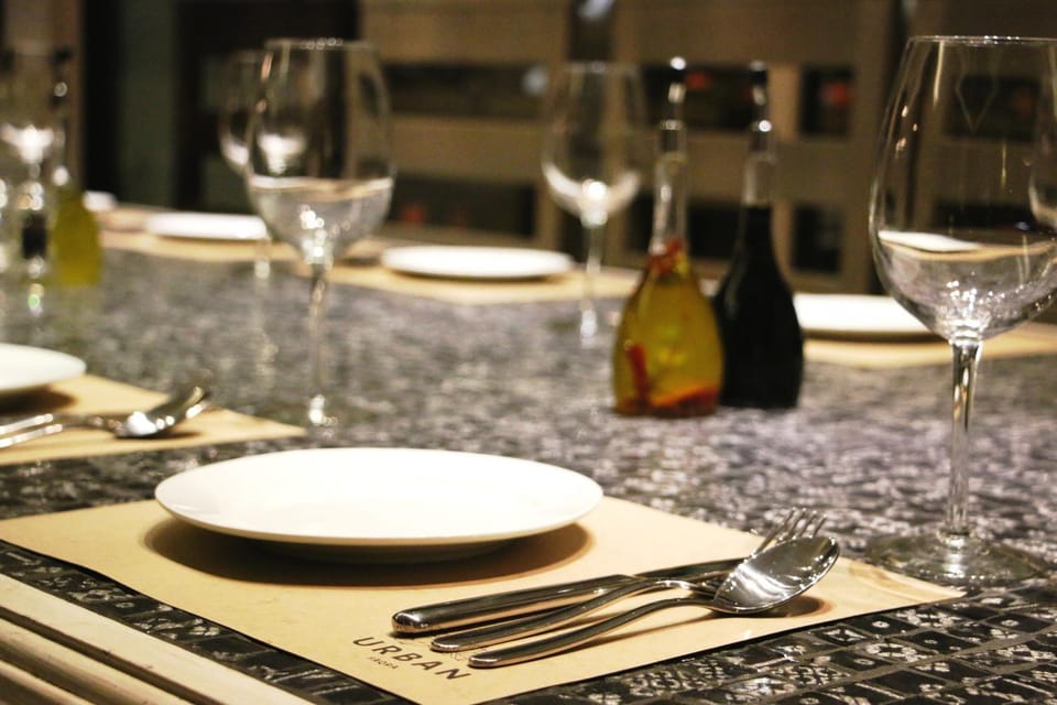 Restaurant/places to eat, Lounge or bar, Dinner, Alcoholic drinks