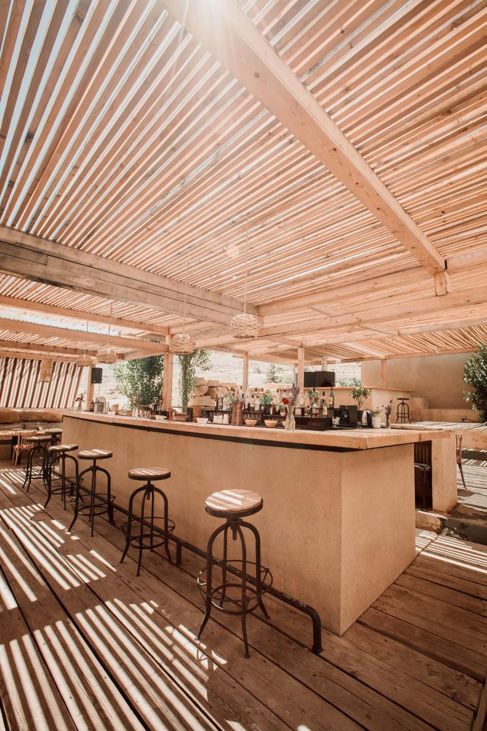 Restaurant/places to eat, Balcony/Terrace, Garden view, Street view