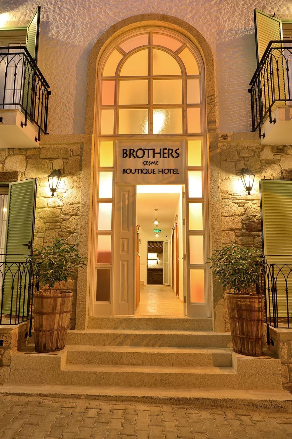 Facade/entrance