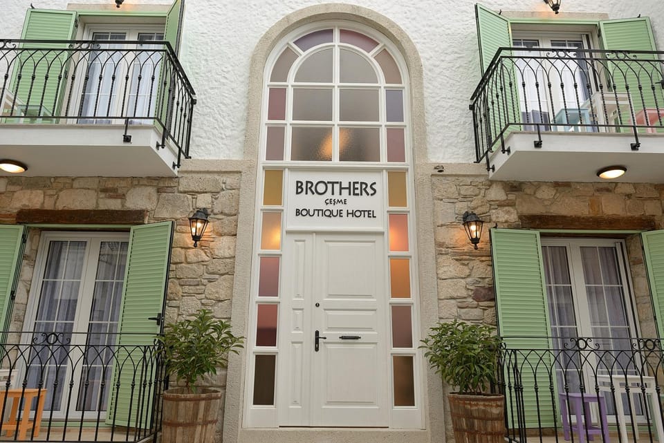 Facade/entrance