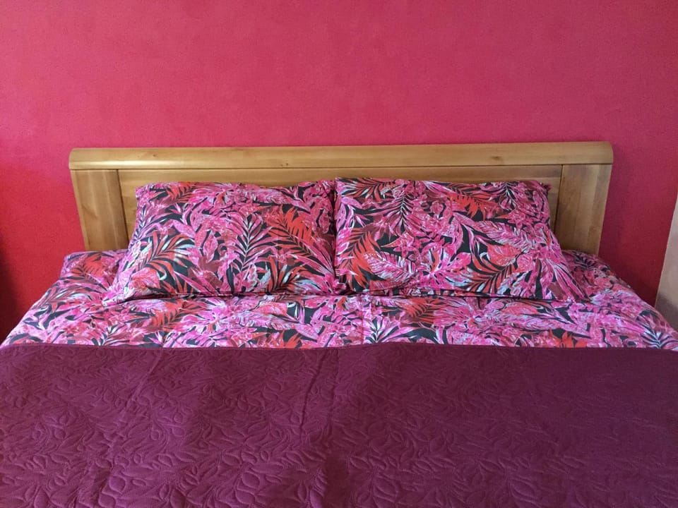 Bed, Day, Decorative detail, Bedroom