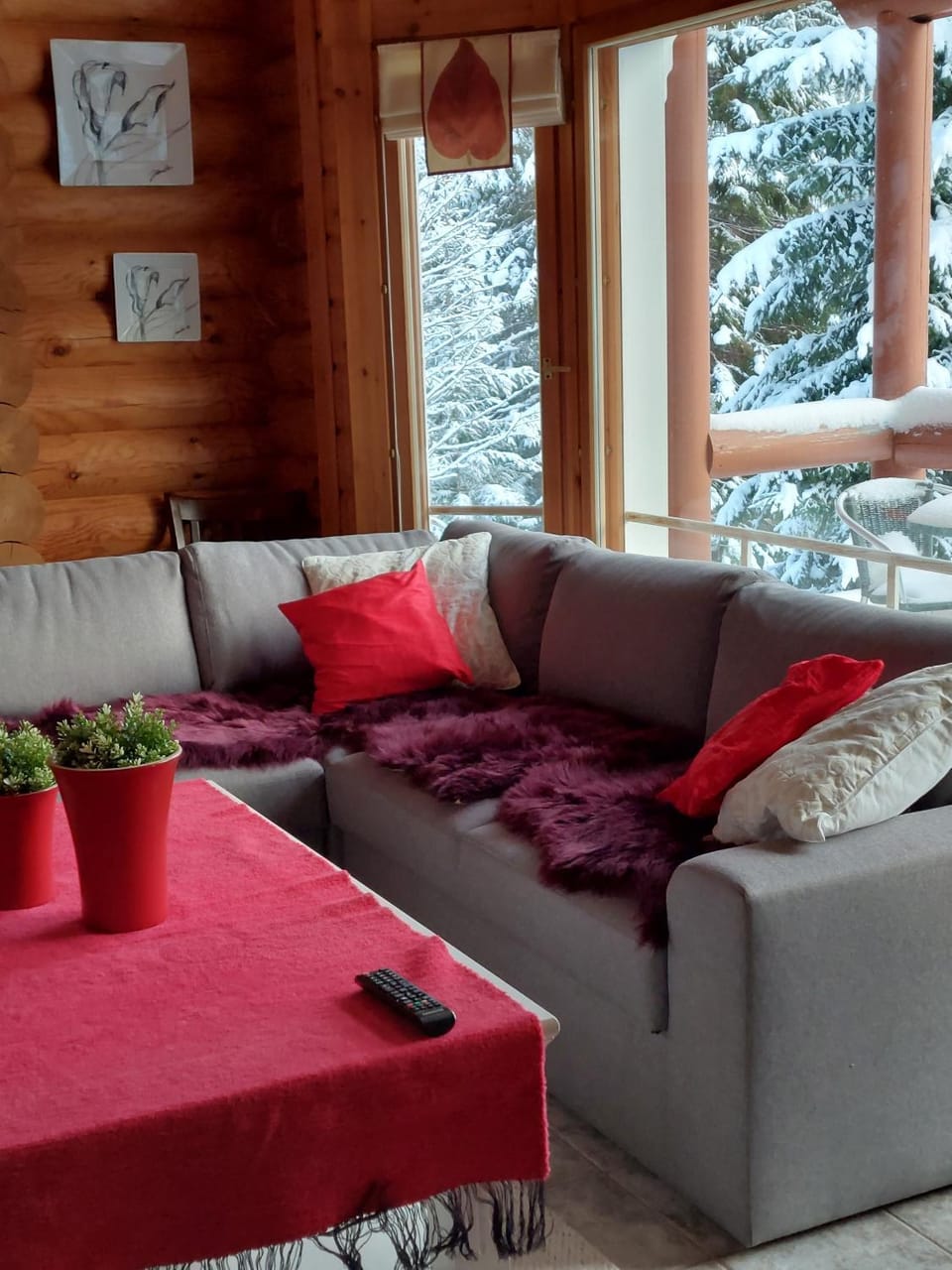Living room, Seating area