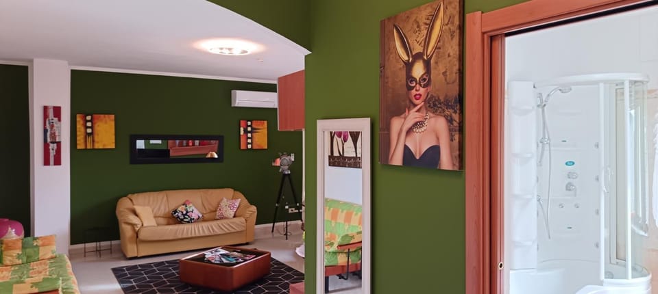 Communal lounge/ TV room, Photo of the whole room
