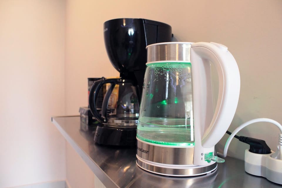 Coffee/tea facilities, Communal kitchen