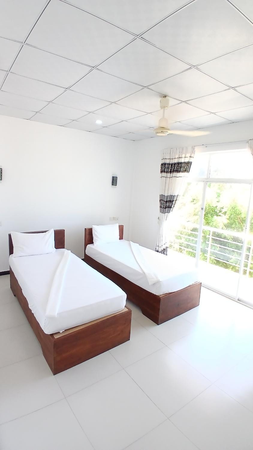 Bed, Photo of the whole room, Bedroom, air conditioner