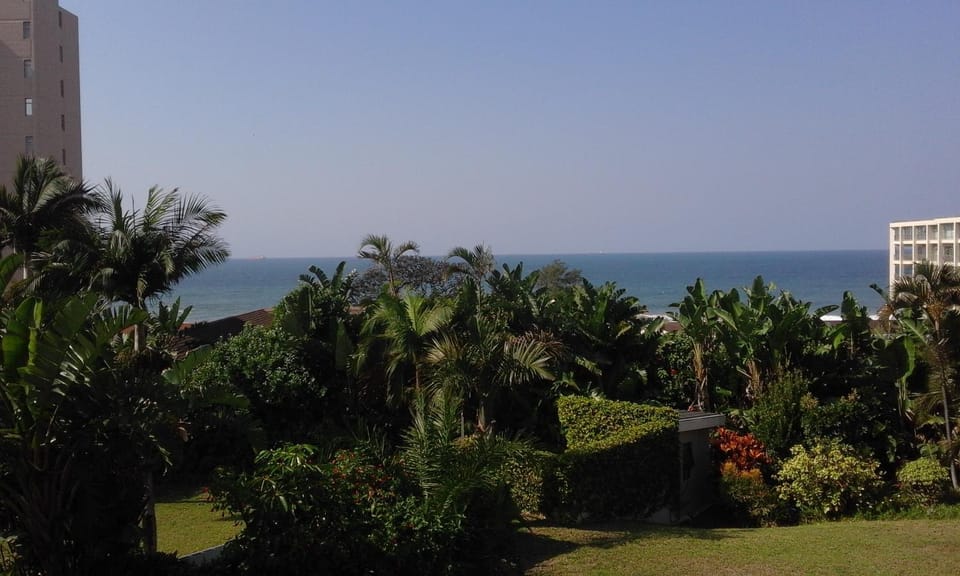 Facade/entrance, Day, Natural landscape, Beach, On site, Sea view, Swimming pool