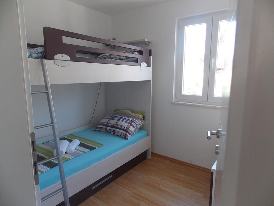 bunk bed
