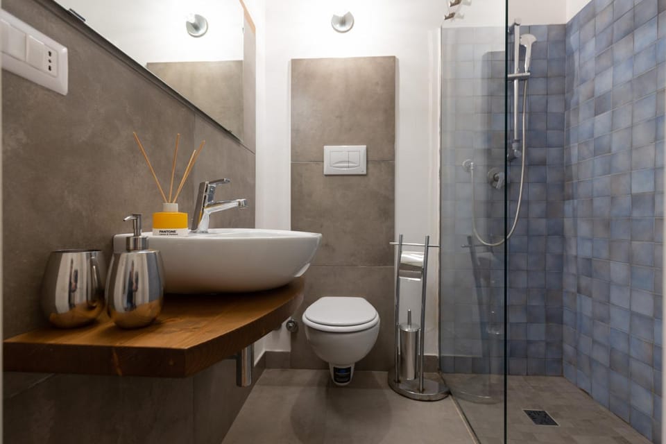 Shower, Bathroom, towels