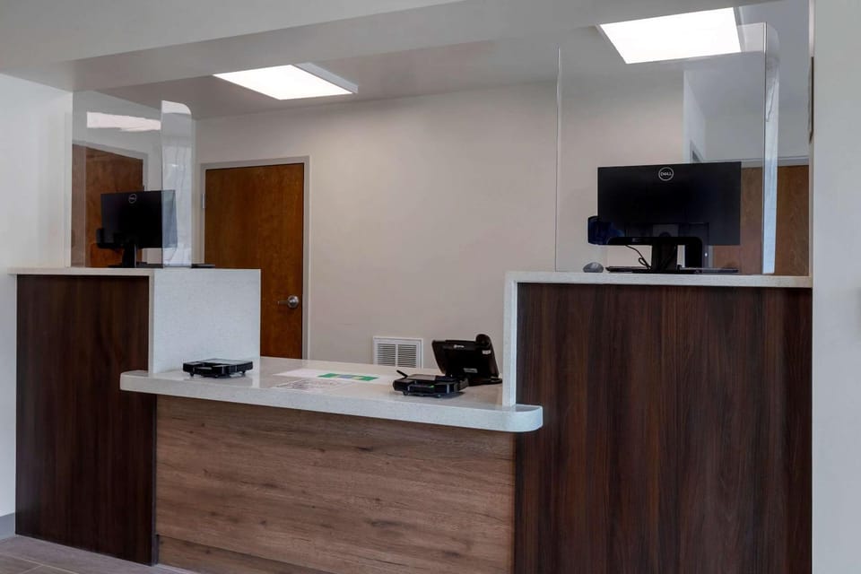 Lobby or reception, On site