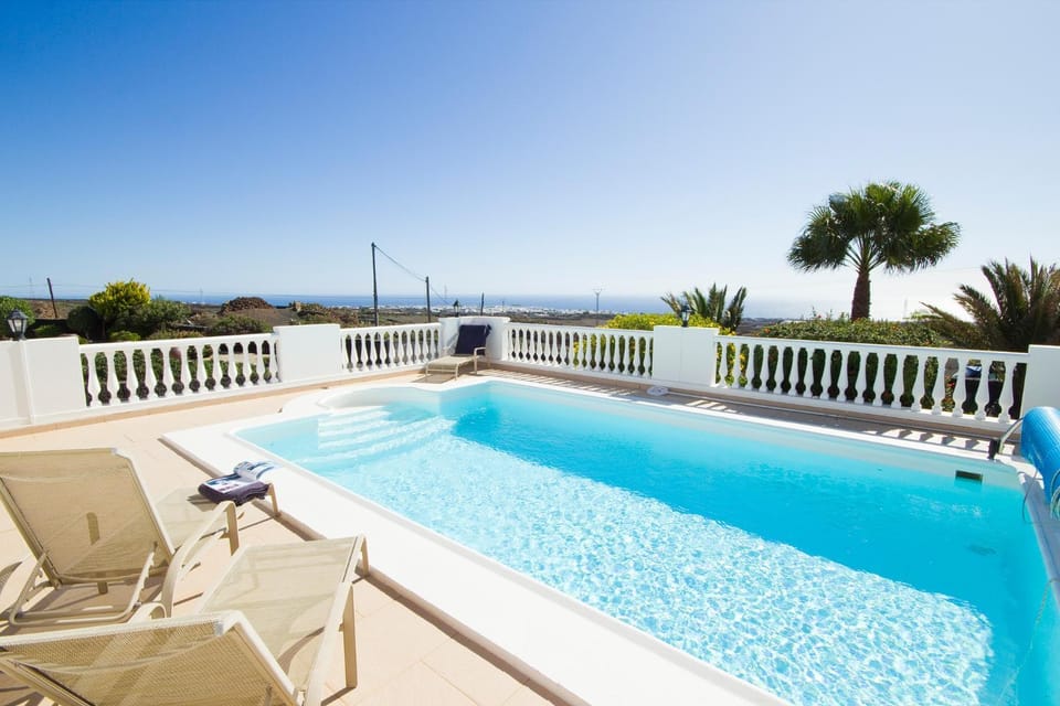 Casa Alba - By AZ Rentals Villa in Isla de Lanzarote