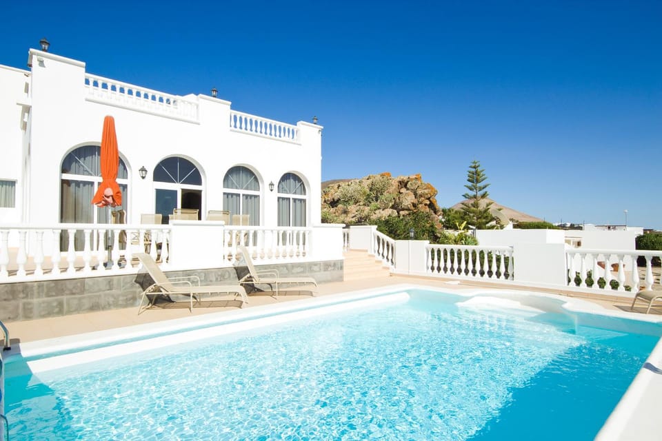 Casa Alba - By AZ Rentals Villa in Isla de Lanzarote