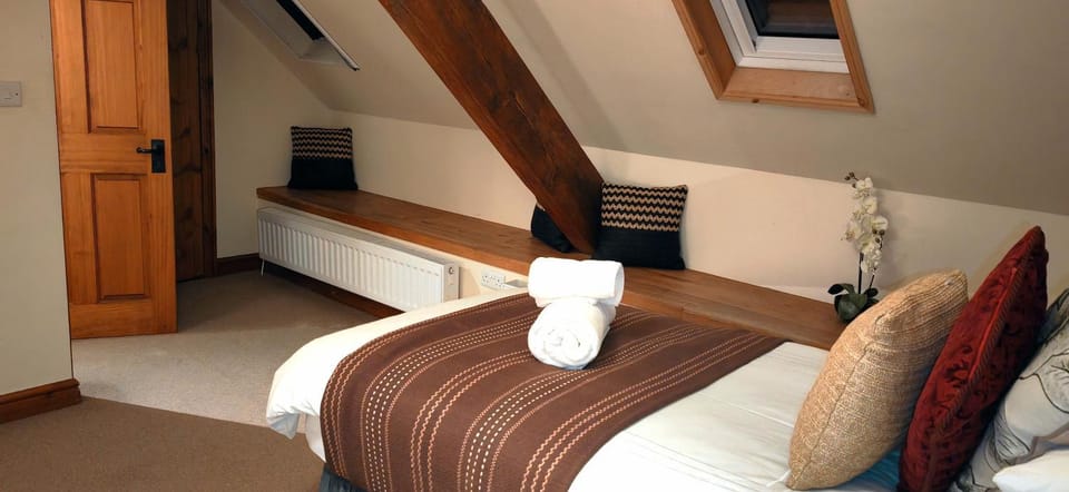 Bed, Photo of the whole room, Bedroom, Pets, pet friendly, towels, towels, wardrobe