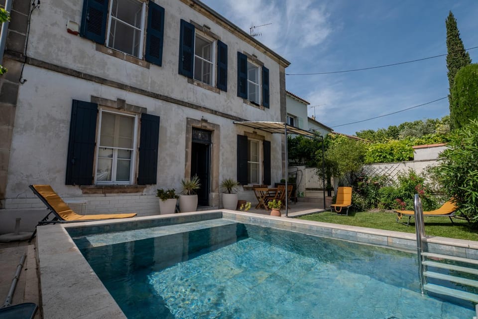 Bouganvilliers - Piscine, jardin, clim House in Arles