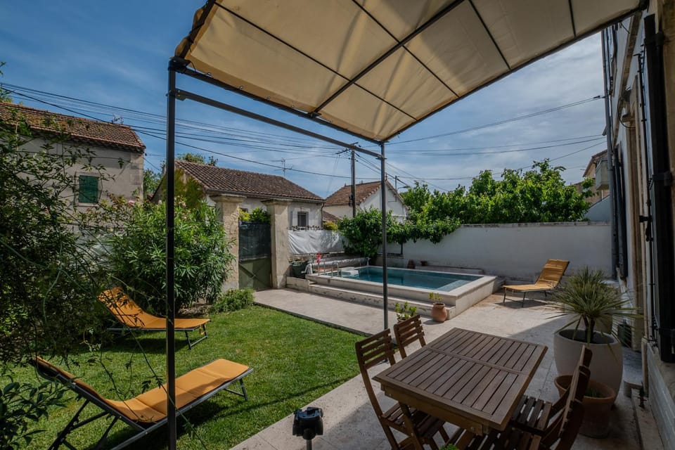 Bouganvilliers - Piscine, jardin, clim House in Arles