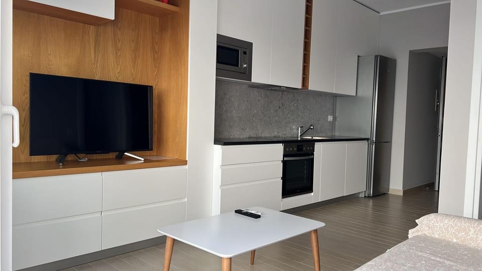 TV and multimedia, oven