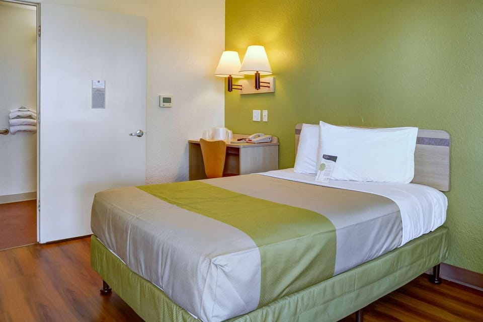 TV and multimedia, Bedroom, On site