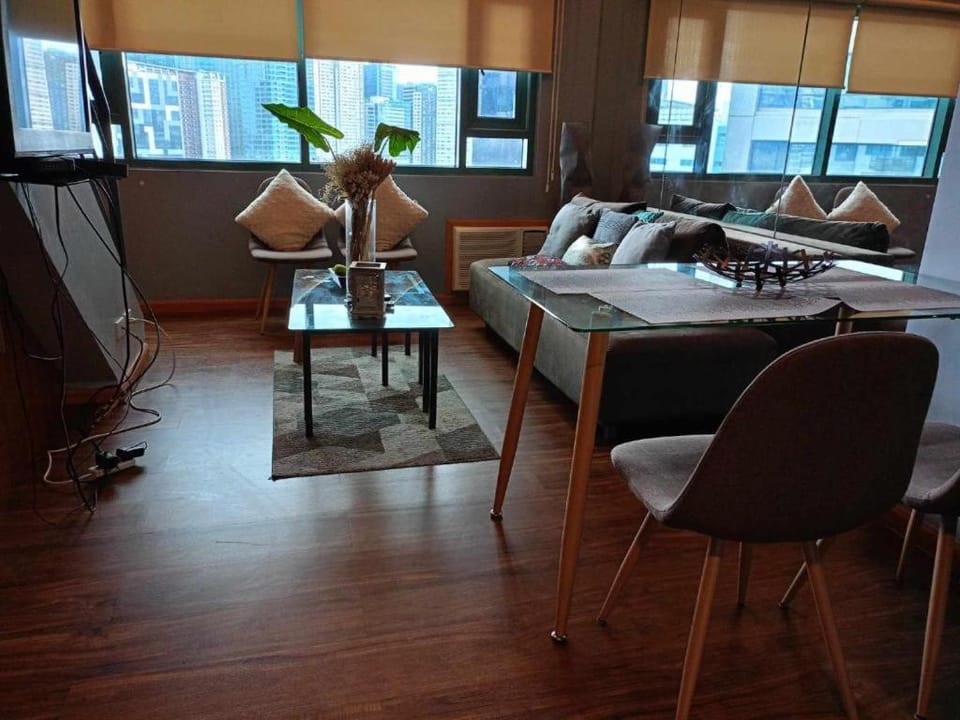 Loft condo beside Shangri-La Fort Apartment in Makati
