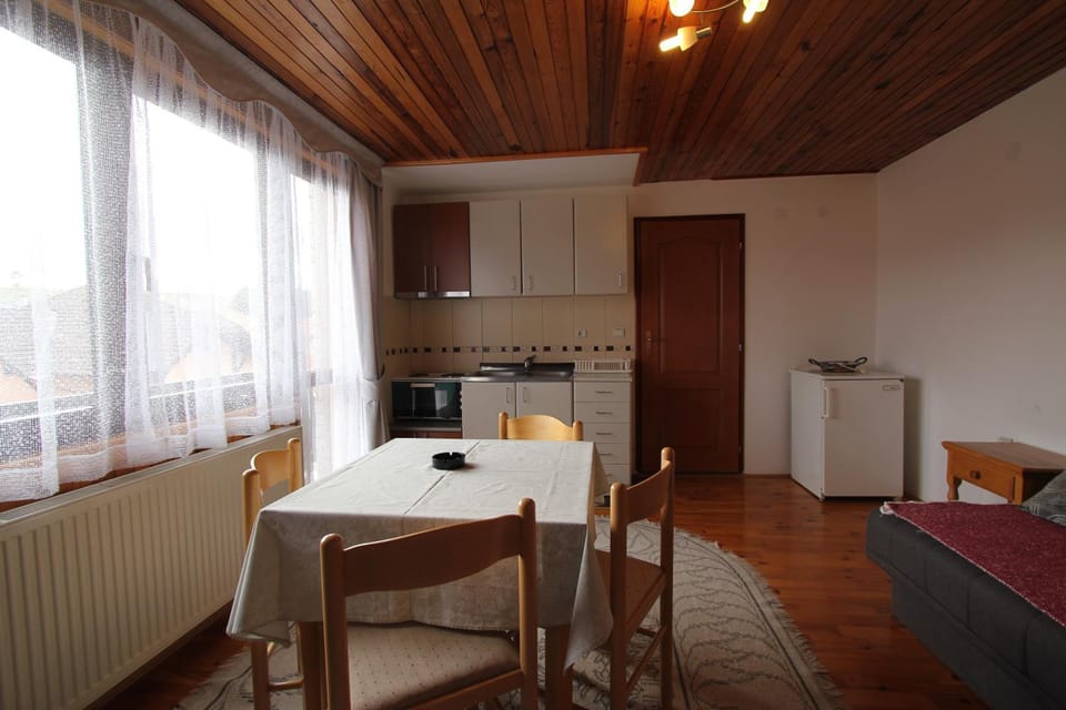 Kitchen or kitchenette, Living room, Photo of the whole room