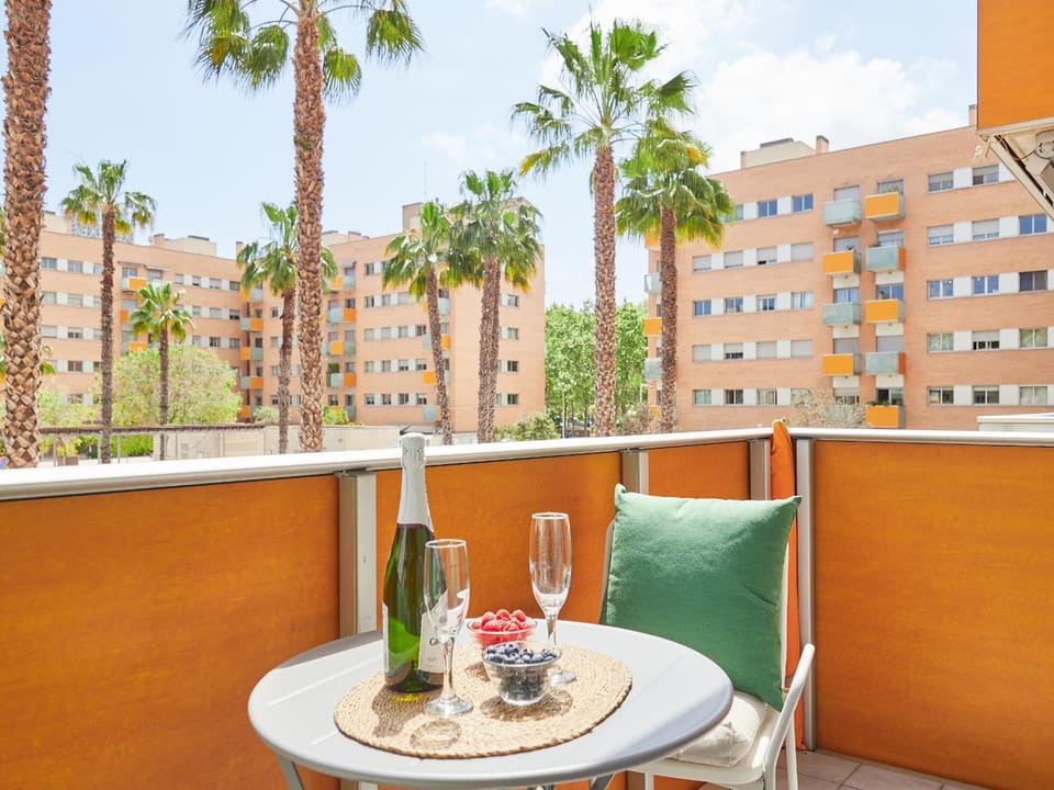 View (from property/room), Balcony/Terrace, Pool view, locker