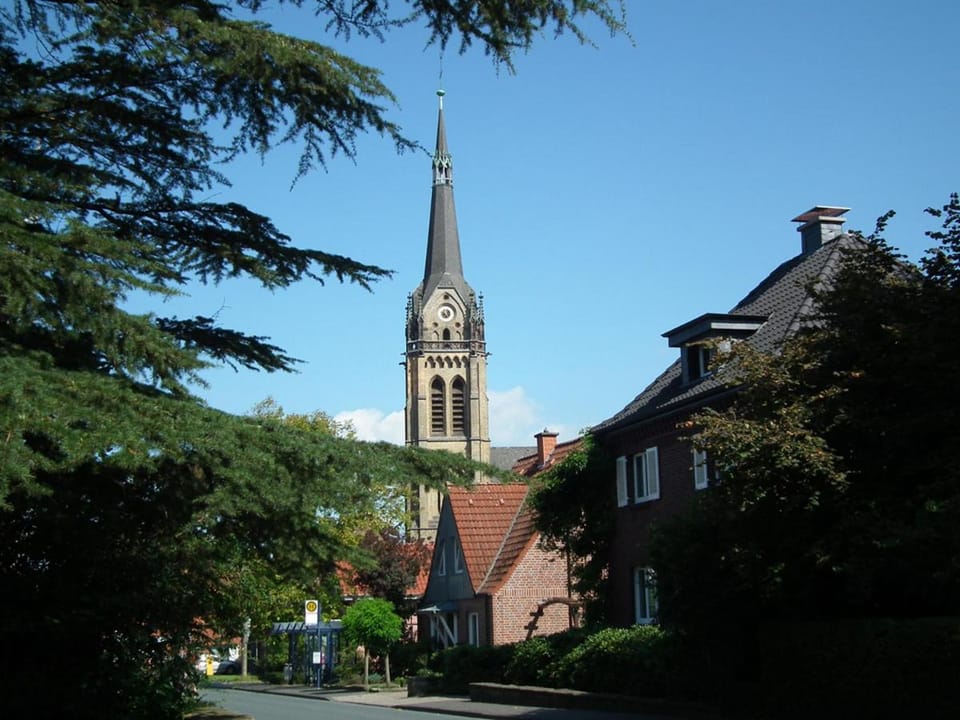 Property building, Nearby landmark, Neighbourhood