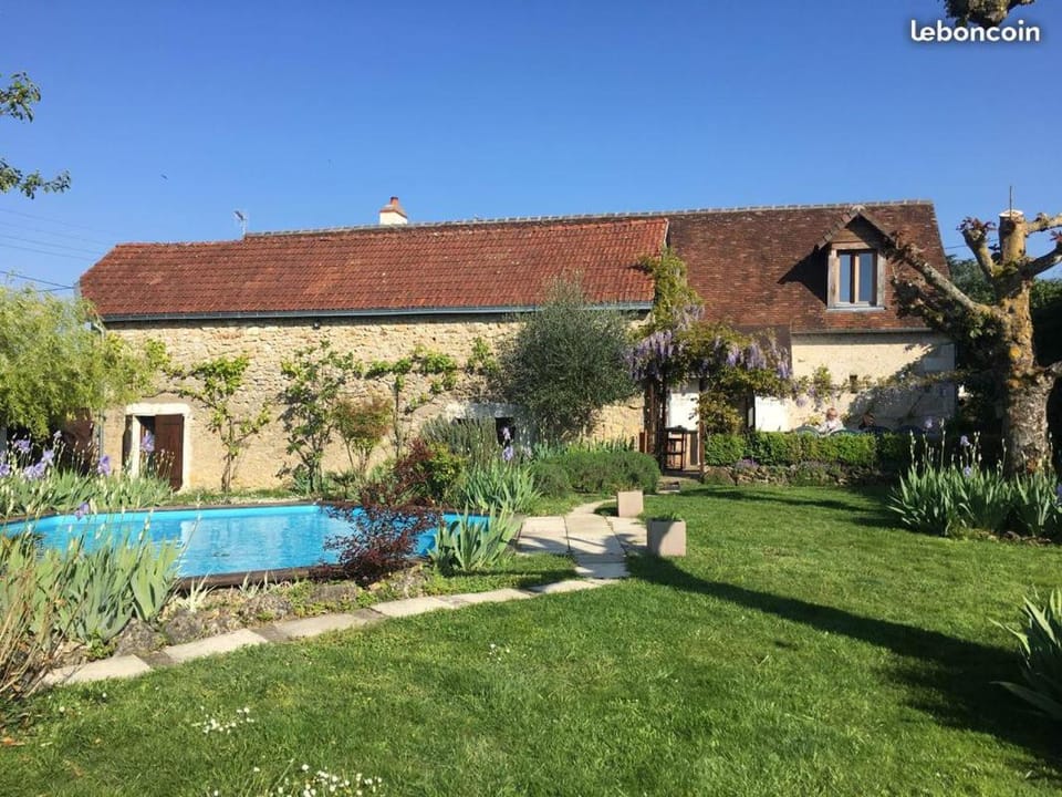Property building, Spring, Day, Garden, Garden view, Pool view, Swimming pool