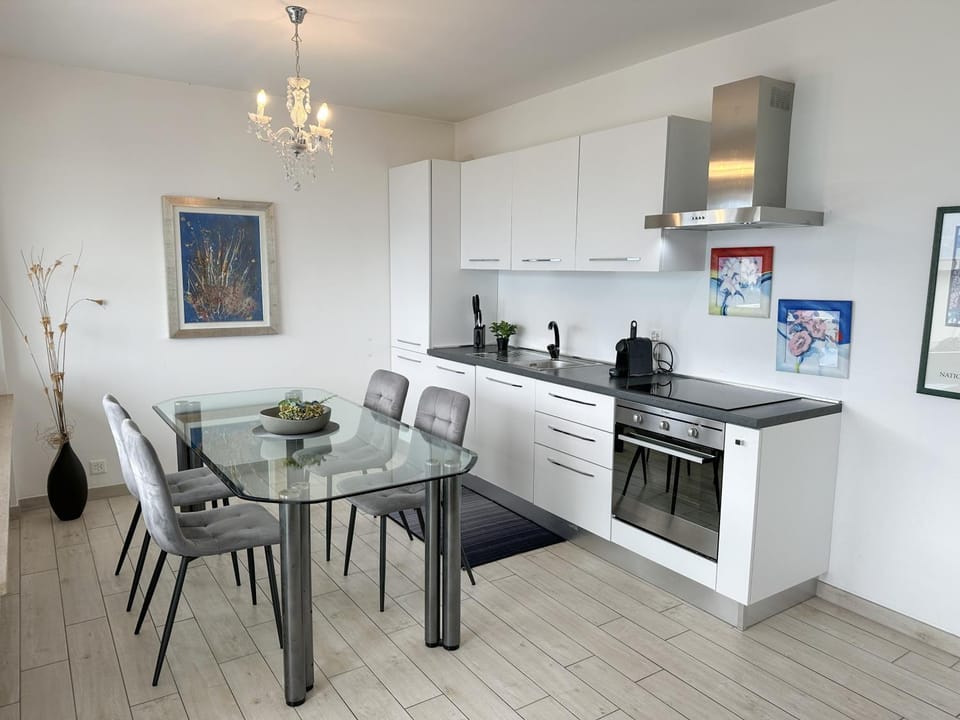 Belinda by Fewotessin Apartment in Locarno